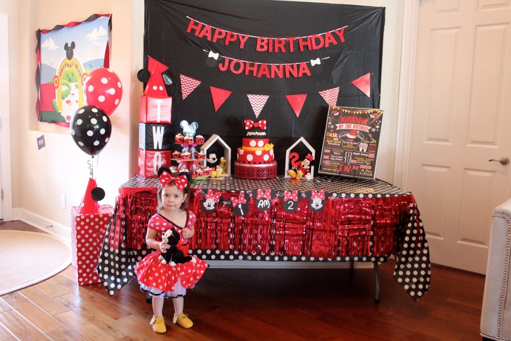 Oh Two-dles, a Mickey Mouse Clubhouse Birthday Party! Oh Happy Day, a Florida Motherhood blogger shares the best way to create a Mickey Mouse birthday party