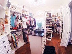 Dream Closet Inspiration from Oh Happy Play, a Florida Motherhood blogger. Check it out now!