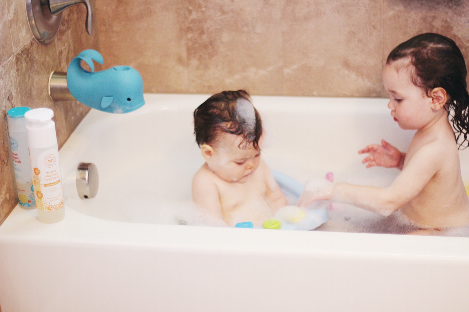 kids bathing together