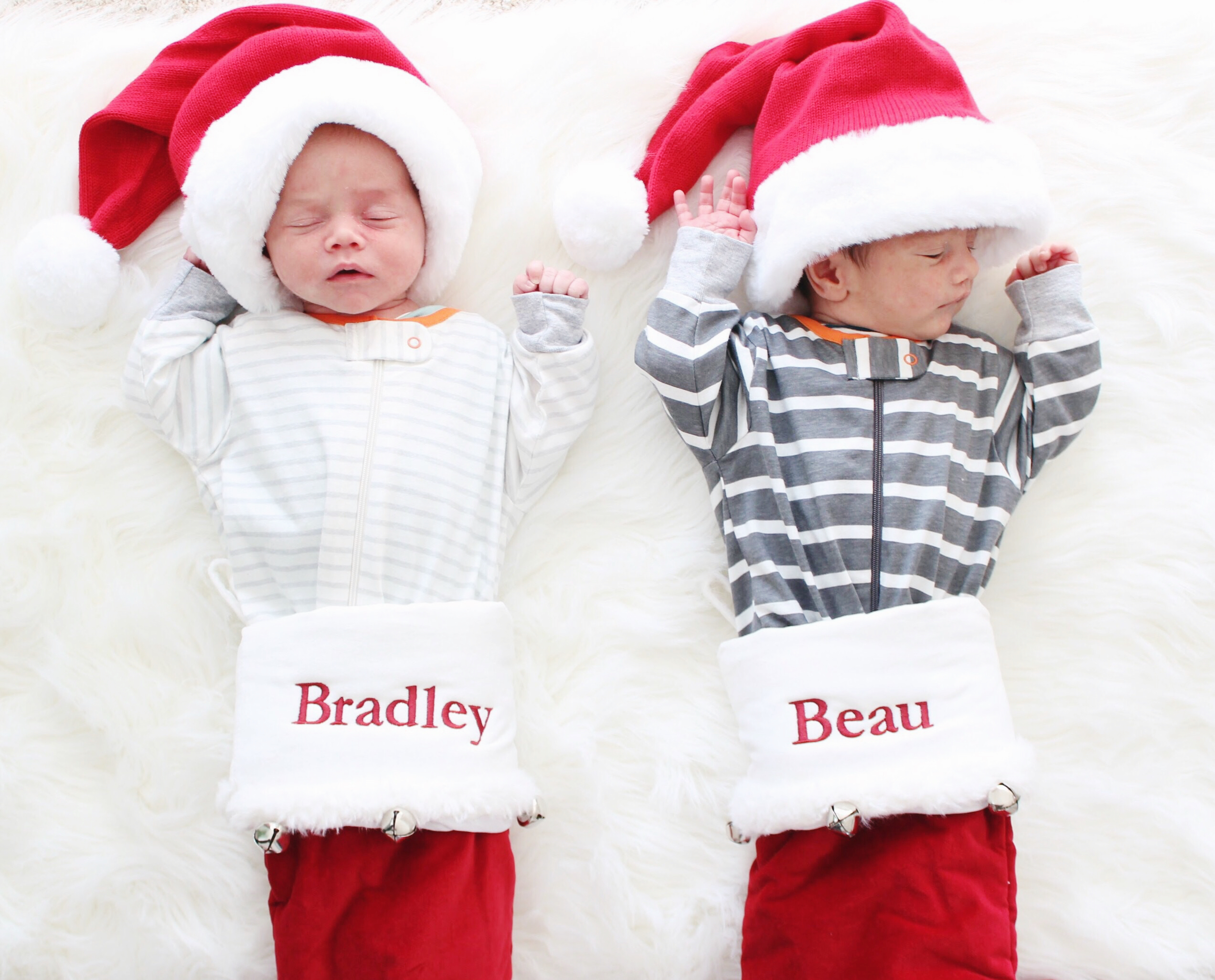 The perfect essentials you need for your Baby's First Christmas! Plus see how to fold onesies like a candy cane! Check it out!