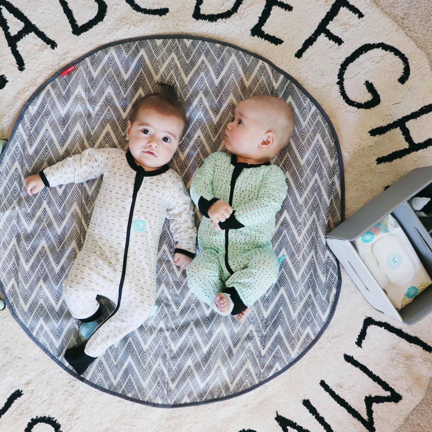 Get Your Babies To Sleep With Ease, Oh Happy Play, a Florida Motherhood blogger shares her twin bedtime routine! Check it out now!