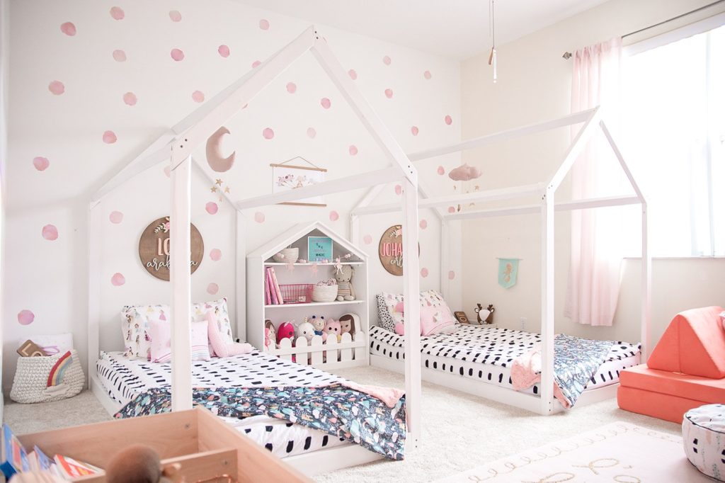 toddler room, baby room, nursery, girl room, boy room, floor bed, montessori floor bed, kids decor, kids dream room, toddler bed, kids bed, house frame bed, teepee, kids fort, playroom, kids playroom, dream playroom, DIY house frame floor bed, DIY house bed, DIY floor bed, floor beds for toddlers