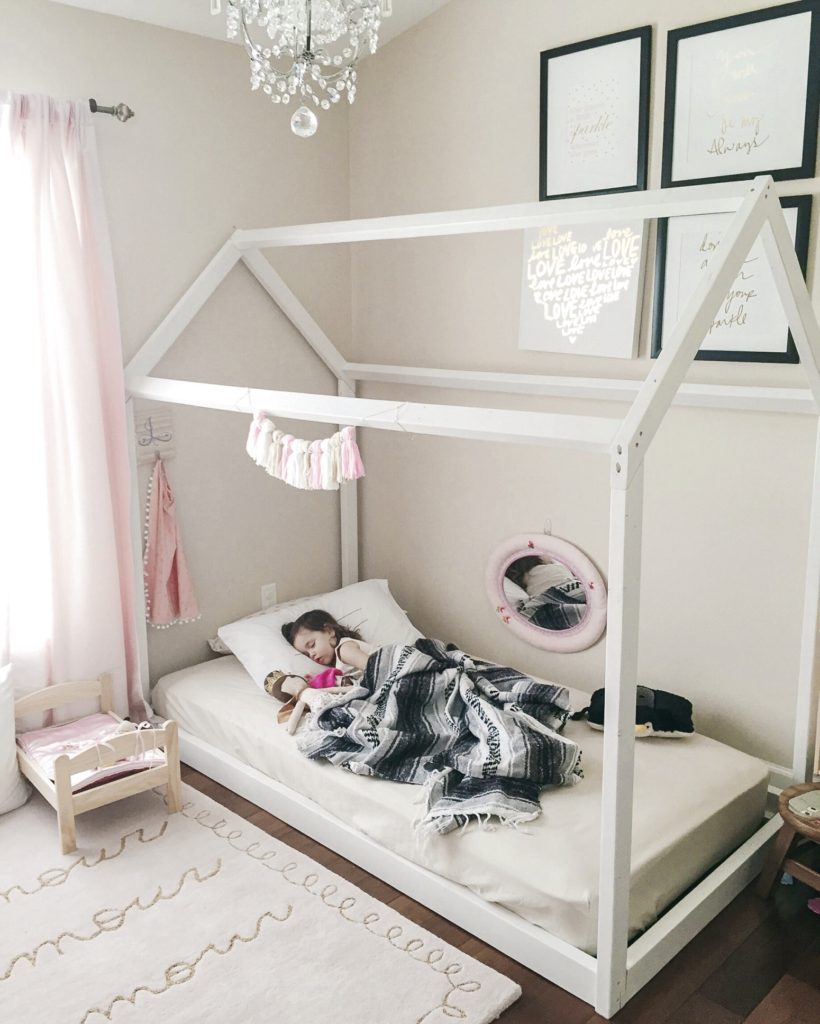 Kids floor bed clearance frame