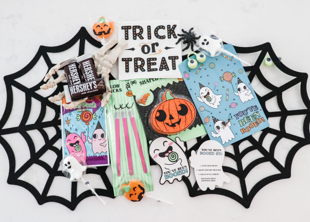 halloween boo bags, Halloween boo bag ideas, what is a boo bag, how to make a boo bag, boo bags treat ideas, halloween treat ideas, boo bag poem, boo bags ideas, boo bags printable, boo basket, you’ve been booed, halloween treat bags, halloween bags, booing halloween